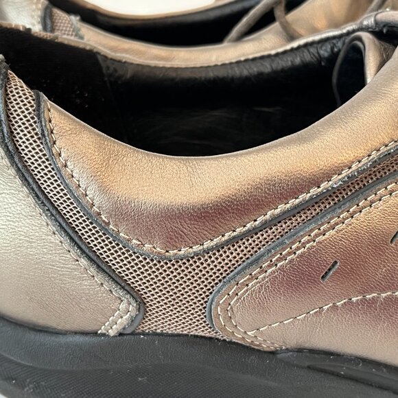 Clarks Wave Sneaker Shoes Gold Pewter Leather Walking Trail Hiking Women's 11M - Picture 11 of 12